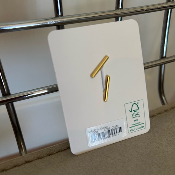 J.Crew NWT Ridged sculptural ring Brass Shiny Matte Gold - Picture 2 of 2